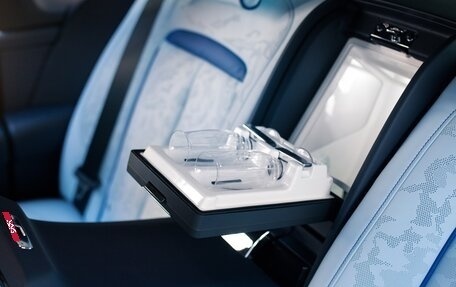 Rolls-Royce Cullinan, 2024 год, 64 000 000 рублей, 23 фотография