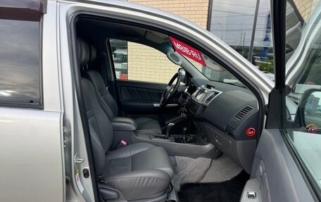 Toyota Hilux VII, 2012 год, 1 990 000 рублей, 14 фотография