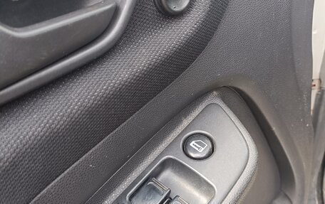 Suzuki Ignis II (HR), 2004 год, 300 000 рублей, 10 фотография