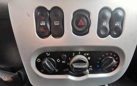 Renault Logan I, 2011 год, 295 000 рублей, 11 фотография