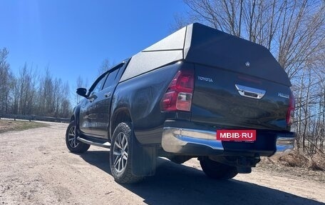 Toyota Hilux VIII, 2017 год, 3 370 000 рублей, 2 фотография