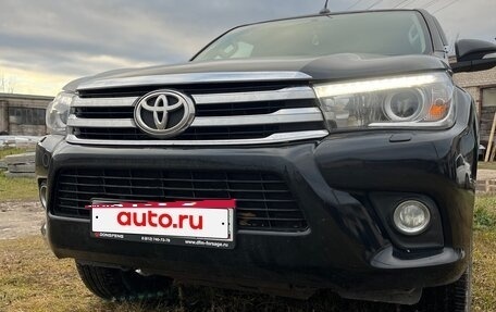 Toyota Hilux VIII, 2017 год, 3 370 000 рублей, 7 фотография