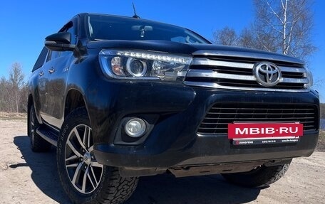 Toyota Hilux VIII, 2017 год, 3 370 000 рублей, 5 фотография