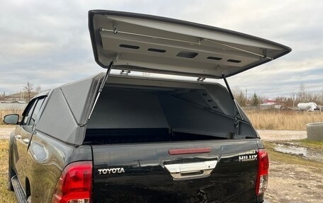 Toyota Hilux VIII, 2017 год, 3 370 000 рублей, 13 фотография