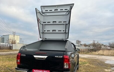 Toyota Hilux VIII, 2017 год, 3 370 000 рублей, 16 фотография