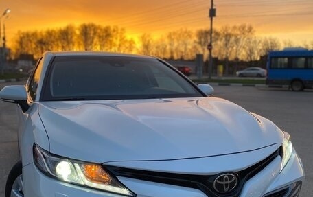 Toyota Camry, 2018 год, 2 650 000 рублей, 1 фотография