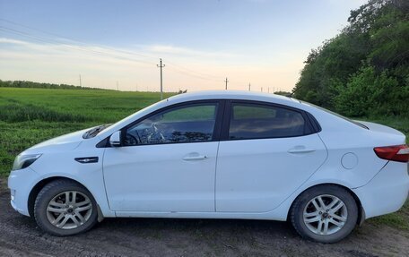 KIA Rio III рестайлинг, 2013 год, 600 000 рублей, 3 фотография