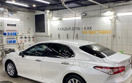 Toyota Camry, 2018 год, 2 650 000 рублей, 6 фотография