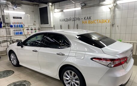Toyota Camry, 2018 год, 2 650 000 рублей, 7 фотография
