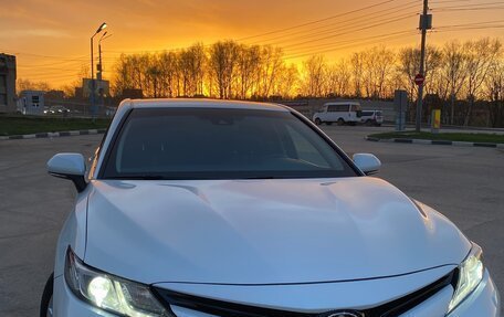 Toyota Camry, 2018 год, 2 650 000 рублей, 3 фотография