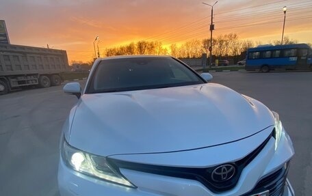 Toyota Camry, 2018 год, 2 650 000 рублей, 2 фотография