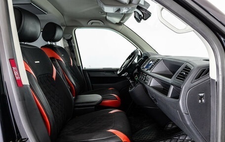Volkswagen Caravelle T6 рестайлинг, 2016 год, 3 099 000 рублей, 17 фотография