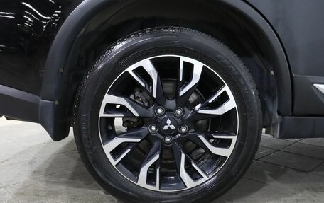 Mitsubishi Outlander III рестайлинг 3, 2022 год, 2 599 000 рублей, 9 фотография