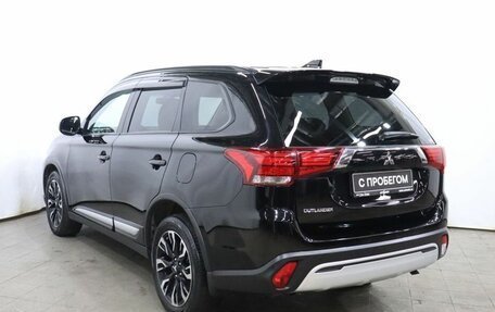 Mitsubishi Outlander III рестайлинг 3, 2022 год, 2 599 000 рублей, 6 фотография