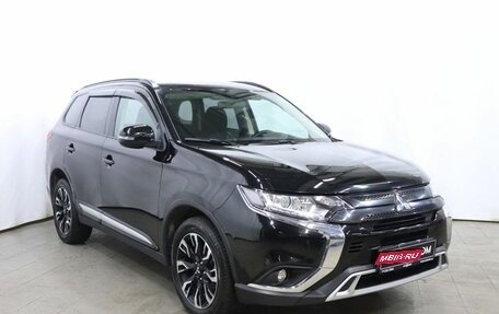 Mitsubishi Outlander III рестайлинг 3, 2022 год, 2 599 000 рублей, 3 фотография