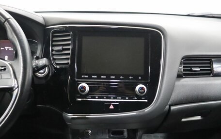 Mitsubishi Outlander III рестайлинг 3, 2022 год, 2 599 000 рублей, 18 фотография