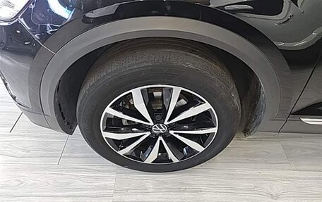 Volkswagen T-Roc I, 2023 год, 1 490 333 рублей, 18 фотография