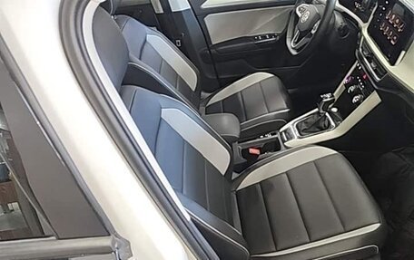 Volkswagen T-Roc I, 2023 год, 1 490 333 рублей, 20 фотография