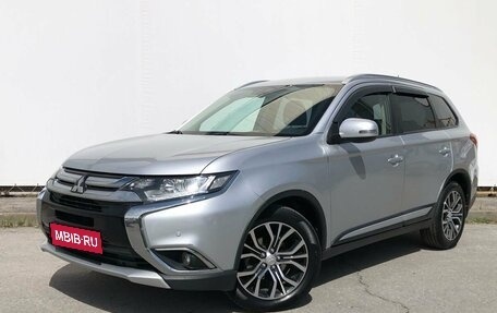 Mitsubishi Outlander III рестайлинг 3, 2016 год, 1 975 000 рублей, 1 фотография