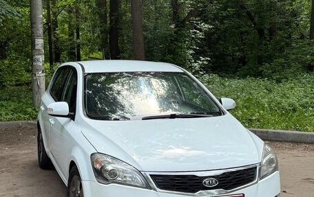 KIA cee'd I рестайлинг, 2010 год, 650 000 рублей, 1 фотография