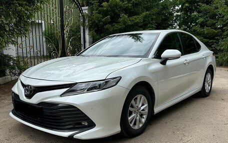 Toyota Camry, 2020 год, 1 890 000 рублей, 7 фотография