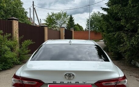 Toyota Camry, 2020 год, 1 890 000 рублей, 5 фотография