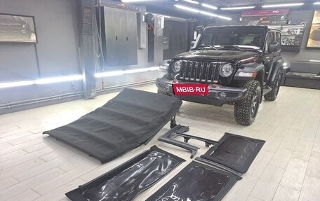 Jeep Wrangler, 2021 год, 5 700 000 рублей, 18 фотография