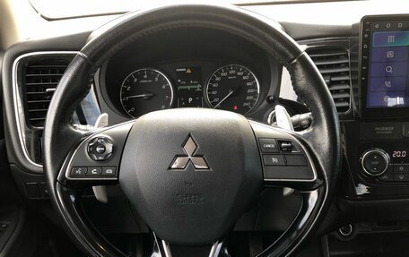 Mitsubishi Outlander III рестайлинг 3, 2016 год, 1 975 000 рублей, 11 фотография