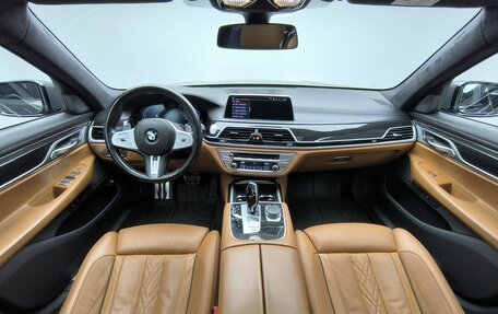 BMW 7 серия, 2019 год, 6 540 000 рублей, 7 фотография