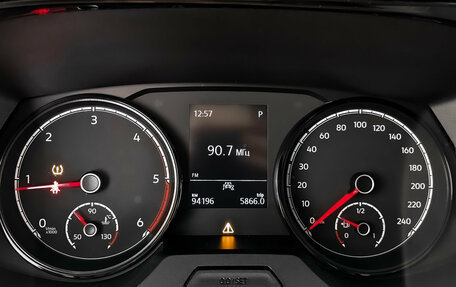 Volkswagen Multivan T6 рестайлинг, 2021 год, 6 150 000 рублей, 16 фотография