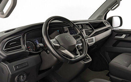 Volkswagen Multivan T6 рестайлинг, 2021 год, 6 150 000 рублей, 15 фотография