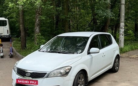 KIA cee'd I рестайлинг, 2010 год, 650 000 рублей, 2 фотография