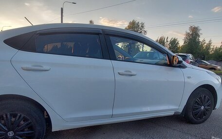 Hyundai Solaris II рестайлинг, 2019 год, 850 000 рублей, 3 фотография
