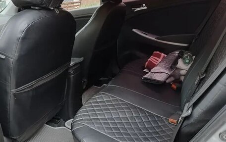 Hyundai Solaris II рестайлинг, 2011 год, 850 000 рублей, 3 фотография