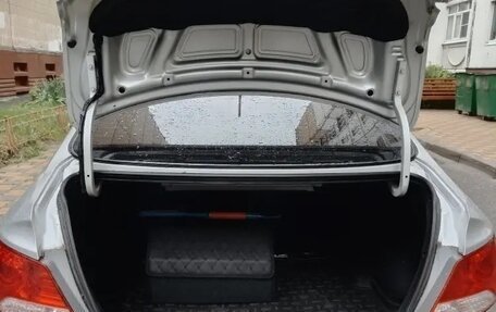 Hyundai Solaris II рестайлинг, 2011 год, 850 000 рублей, 4 фотография