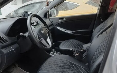 Hyundai Solaris II рестайлинг, 2011 год, 850 000 рублей, 5 фотография