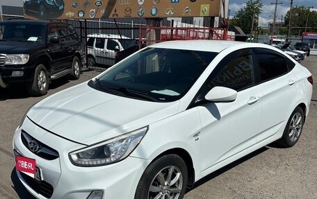 Hyundai Solaris II рестайлинг, 2013 год, 865 000 рублей, 1 фотография