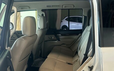 Mitsubishi Pajero IV, 2017 год, 3 900 000 рублей, 17 фотография