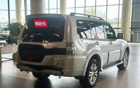 Mitsubishi Pajero IV, 2017 год, 3 900 000 рублей, 4 фотография