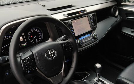 Toyota RAV4, 2019 год, 3 150 000 рублей, 21 фотография