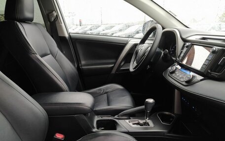 Toyota RAV4, 2019 год, 3 150 000 рублей, 27 фотография