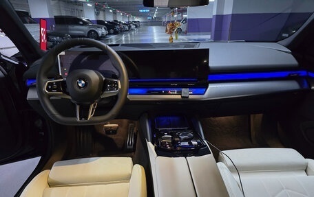 BMW 5 серия, 2025 год, 7 899 000 рублей, 6 фотография
