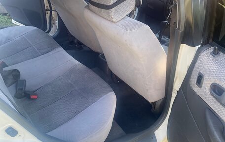 Mazda Familia, 1998 год, 340 000 рублей, 17 фотография