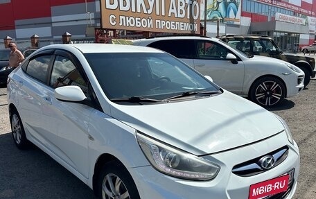 Hyundai Solaris II рестайлинг, 2013 год, 865 000 рублей, 2 фотография