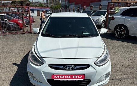 Hyundai Solaris II рестайлинг, 2013 год, 865 000 рублей, 3 фотография