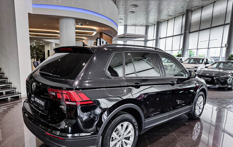 Volkswagen Tiguan II, 2017 год, 2 097 000 рублей, 6 фотография