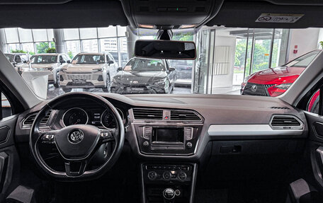 Volkswagen Tiguan II, 2017 год, 2 097 000 рублей, 17 фотография