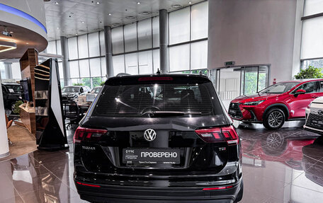 Volkswagen Tiguan II, 2017 год, 2 097 000 рублей, 7 фотография