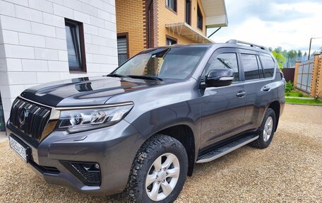 Toyota Land Cruiser Prado 150 рестайлинг 2, 2022 год, 7 450 000 рублей, 4 фотография