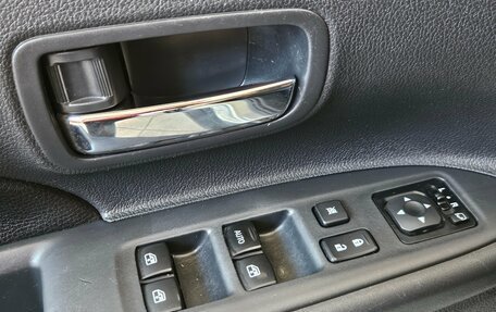 Mitsubishi Outlander III рестайлинг 3, 2015 год, 1 745 000 рублей, 15 фотография